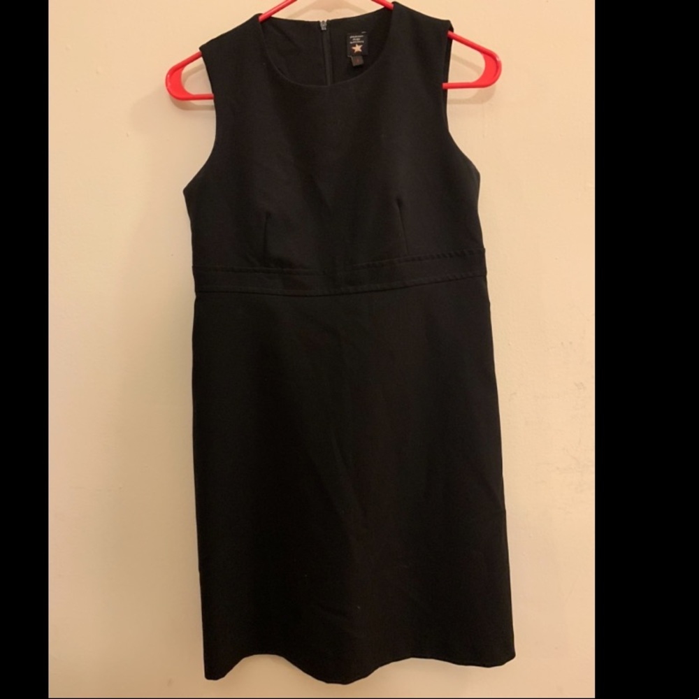 Fitted little black dress (LBD)
